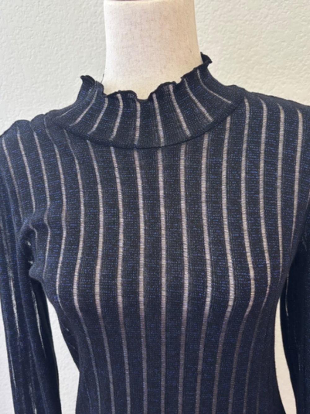 Anthropologie Pilcro midnight blue metallic lattice mockneck top size Small EUC - Picture 3 of 11